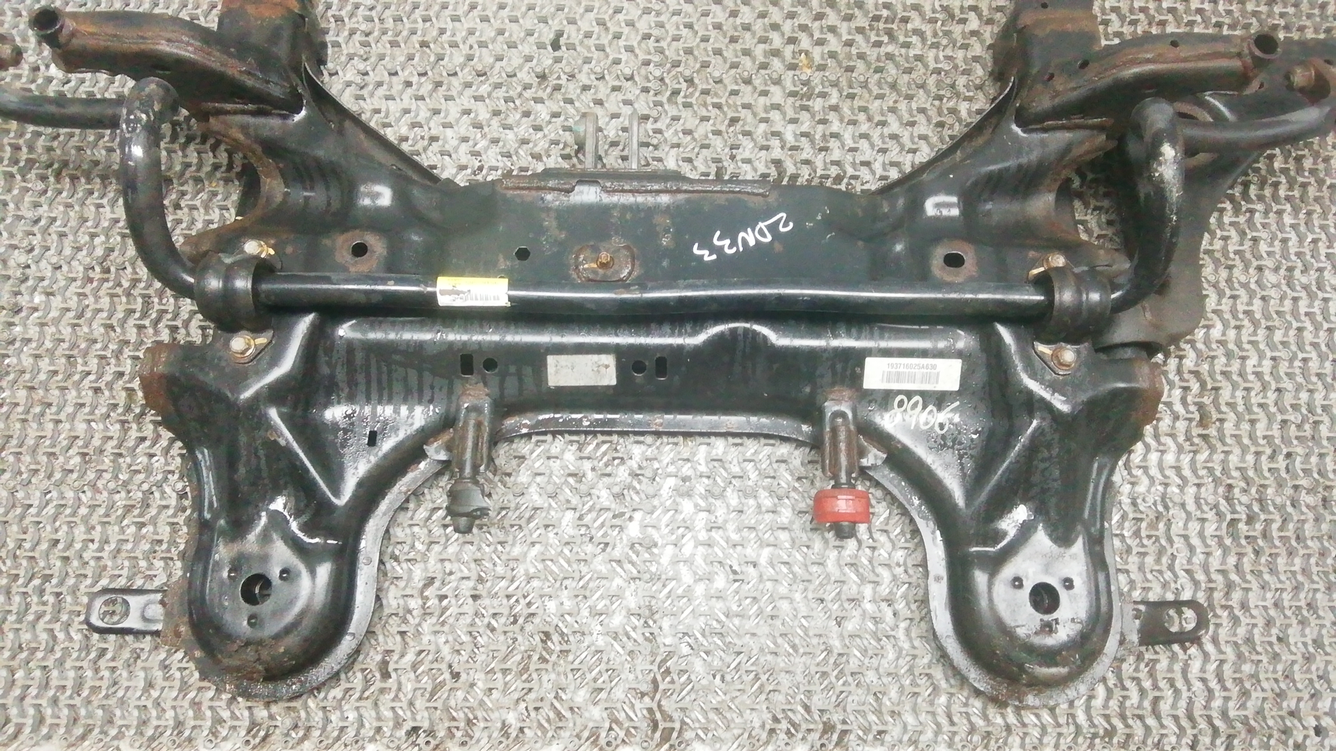 Балка передняя (крепление продольных тяг)