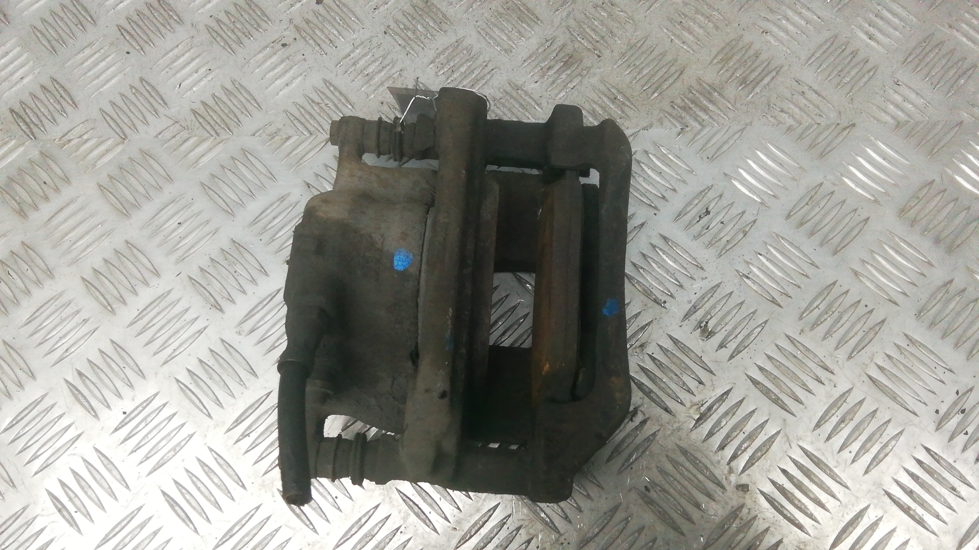 Суппорт передний левый