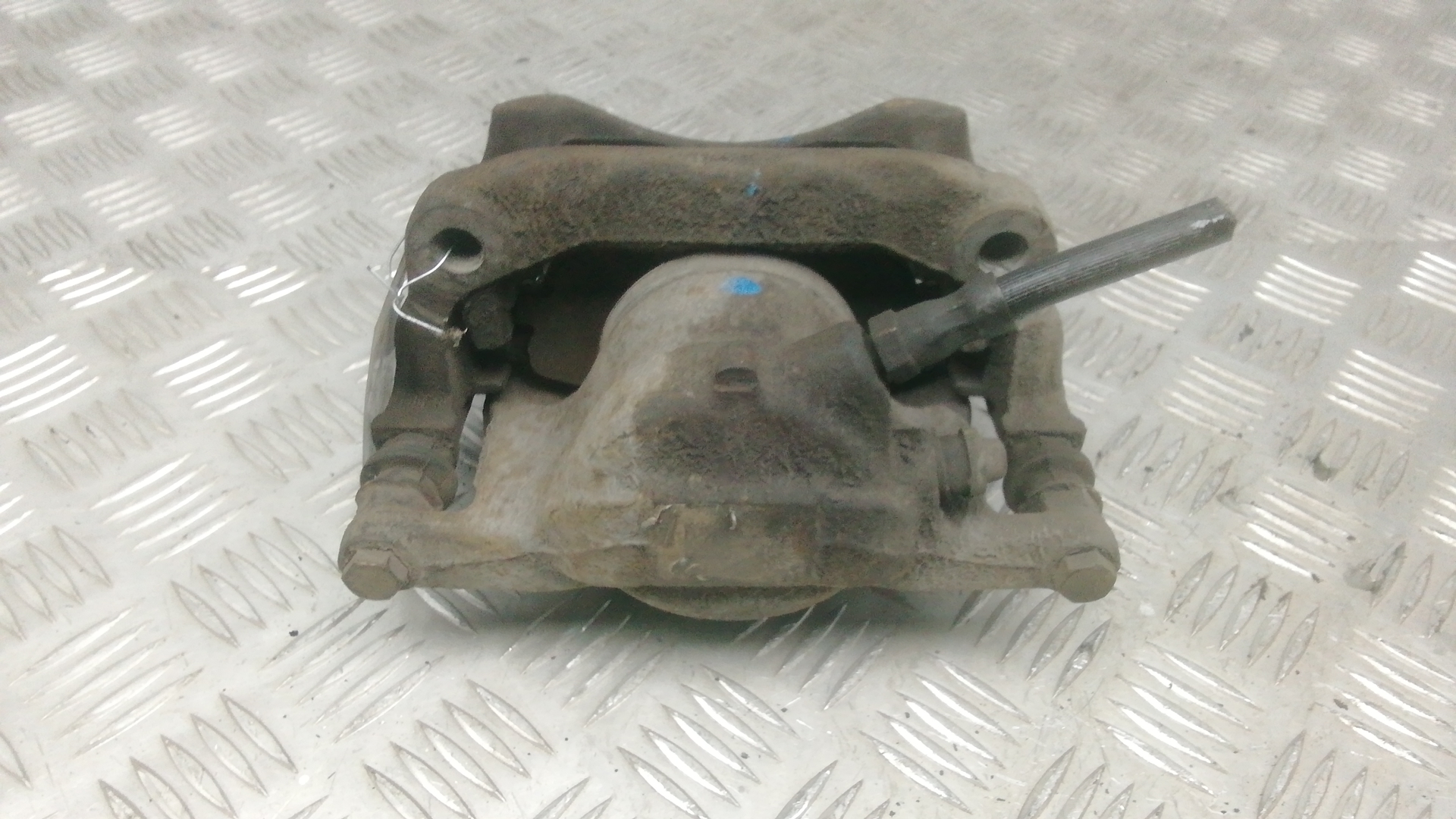 Суппорт передний левый