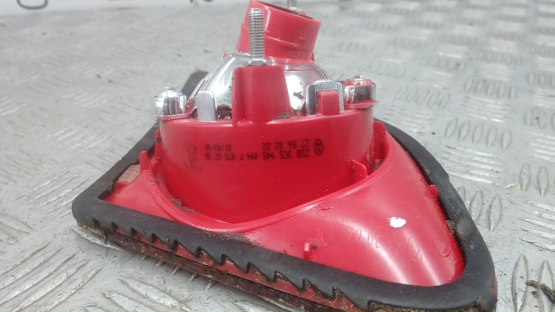 Фонарь задний внутренний правый