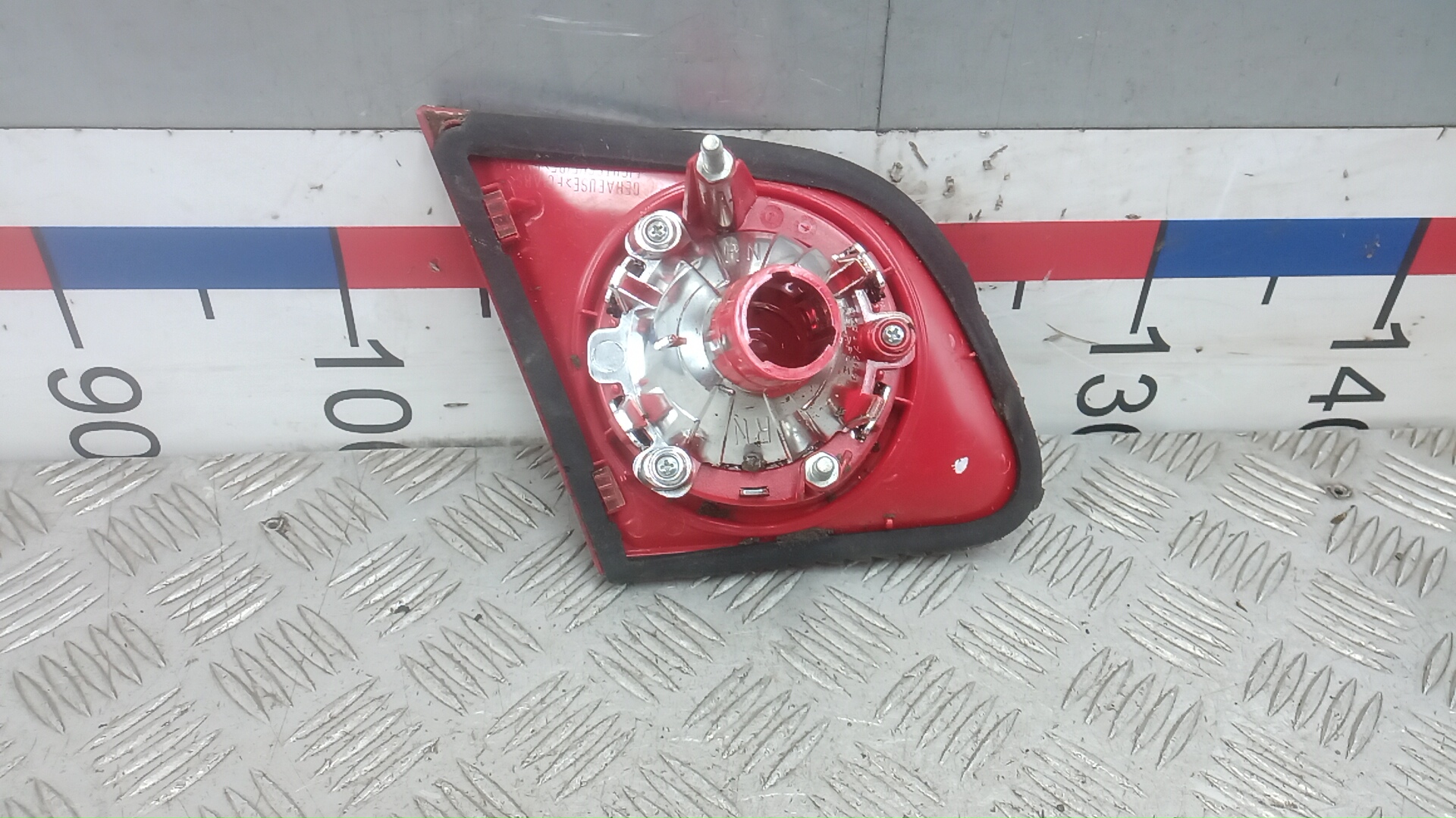 Фонарь задний внутренний правый