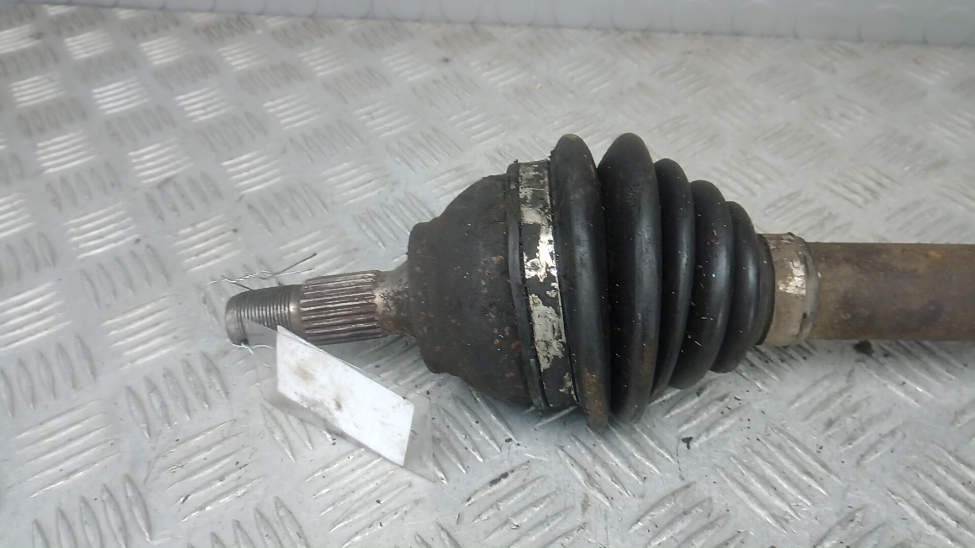 Полуось передняя левая