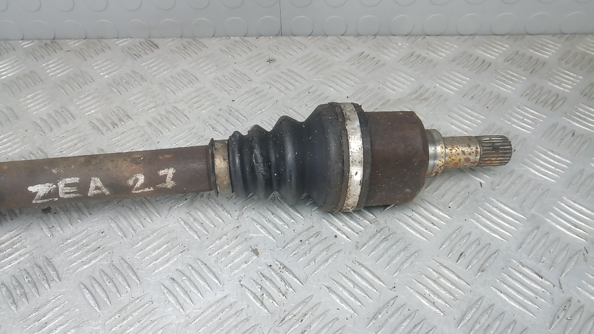 Полуось передняя левая