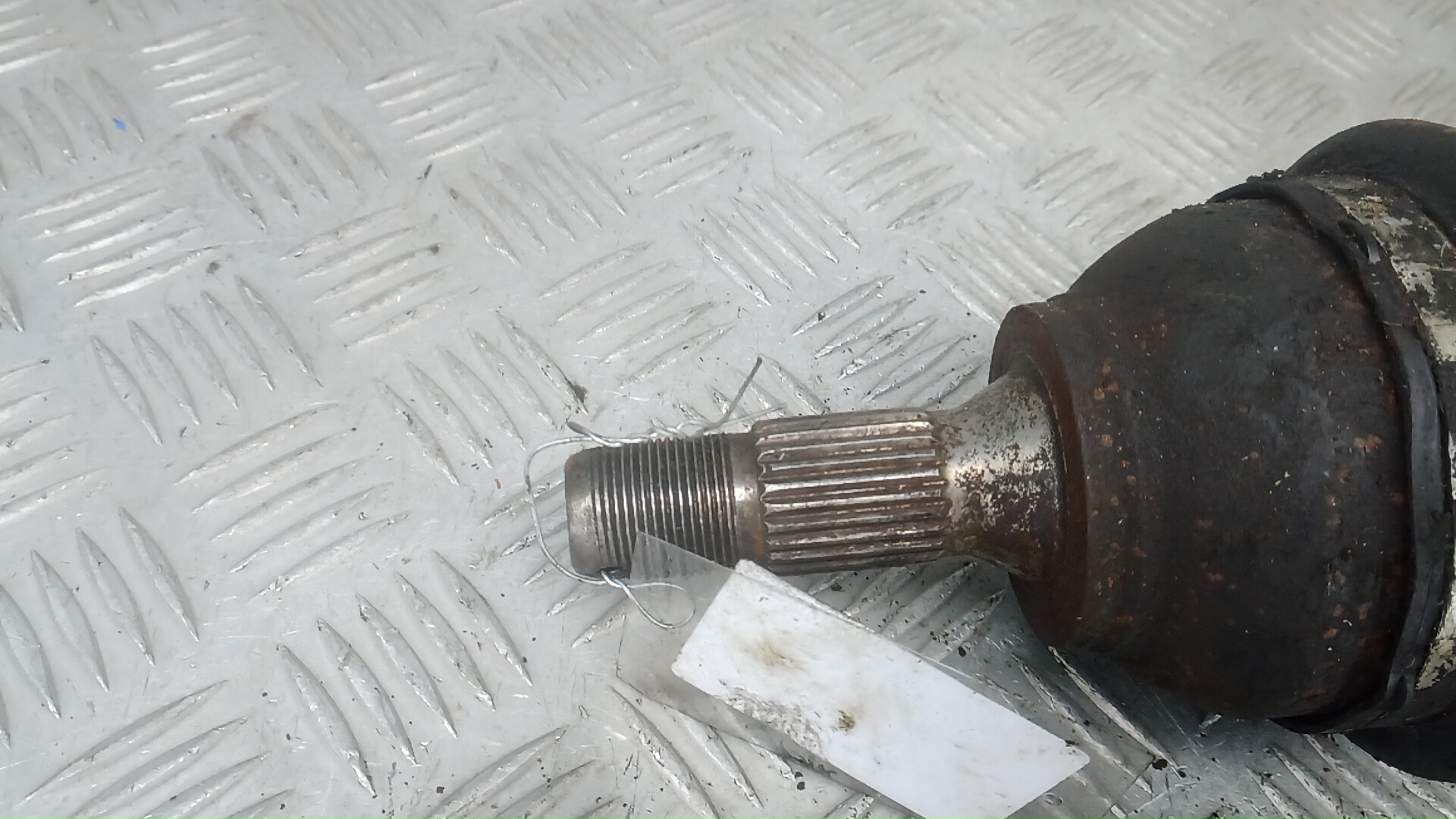 Полуось передняя левая