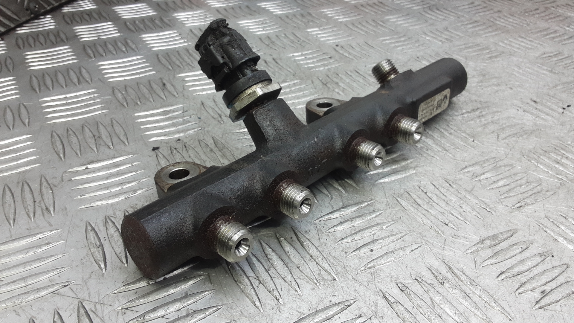 Рейка топливная (рампа)