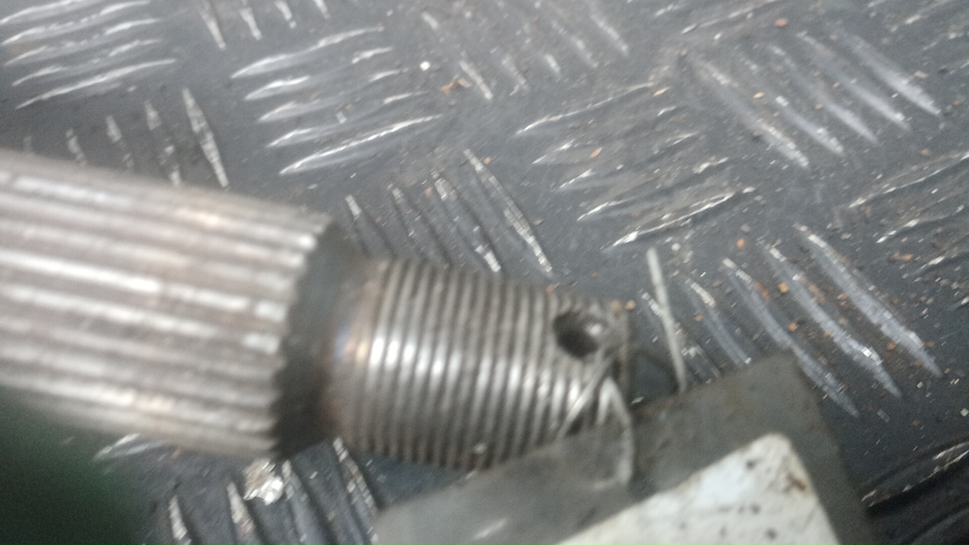 Полуось передняя правая