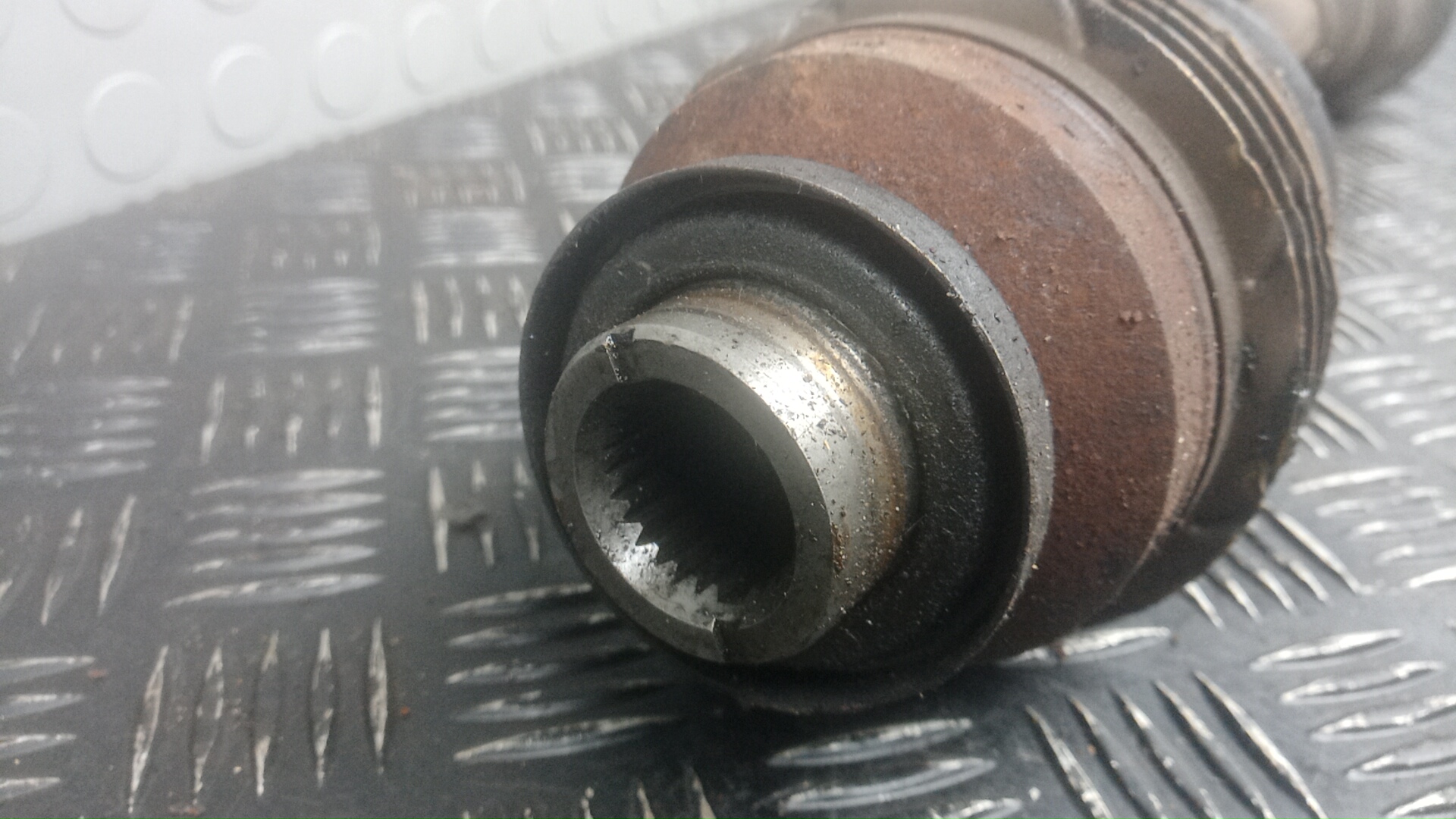 Полуось передняя правая