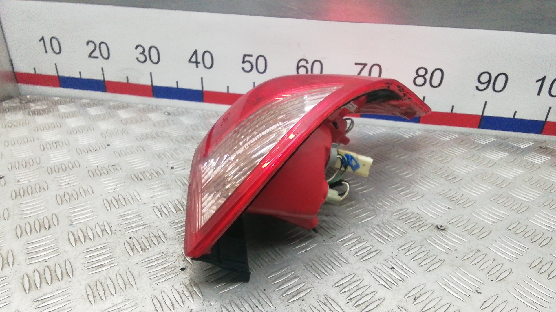 Фонарь задний правый