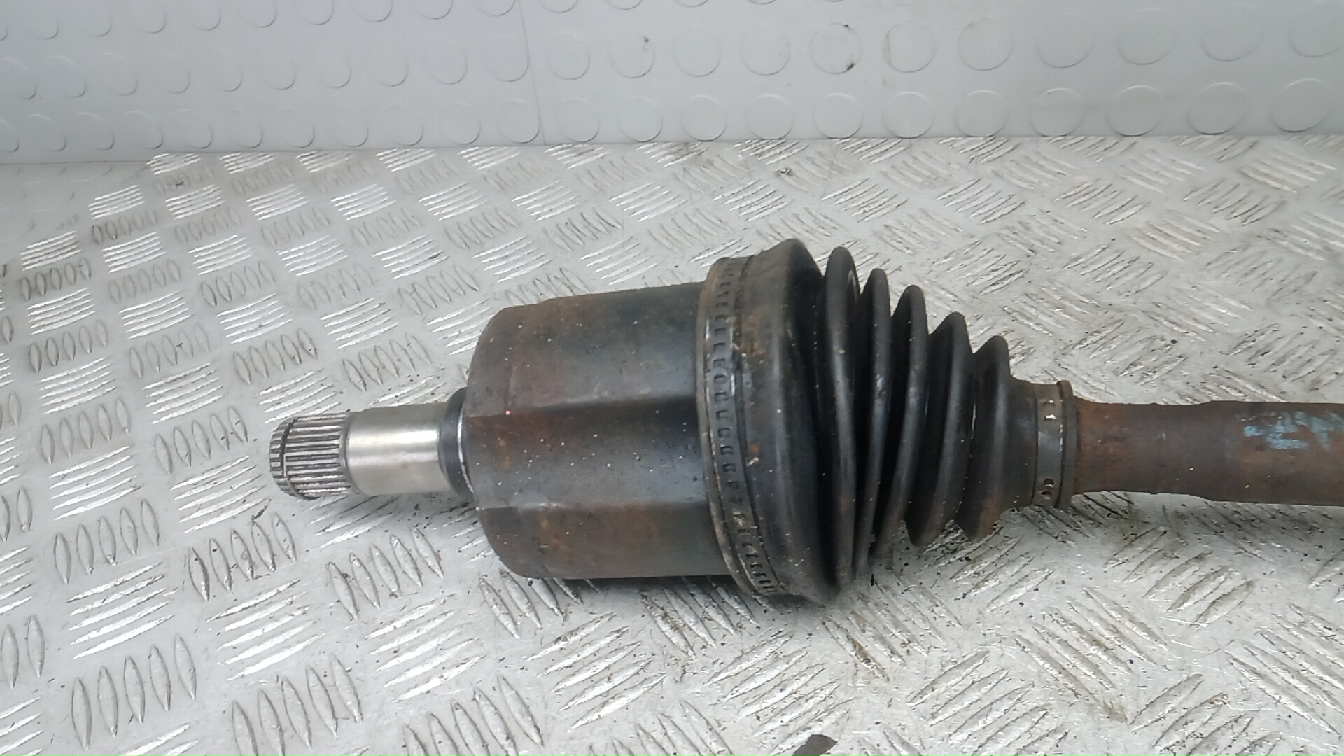 Полуось передняя левая