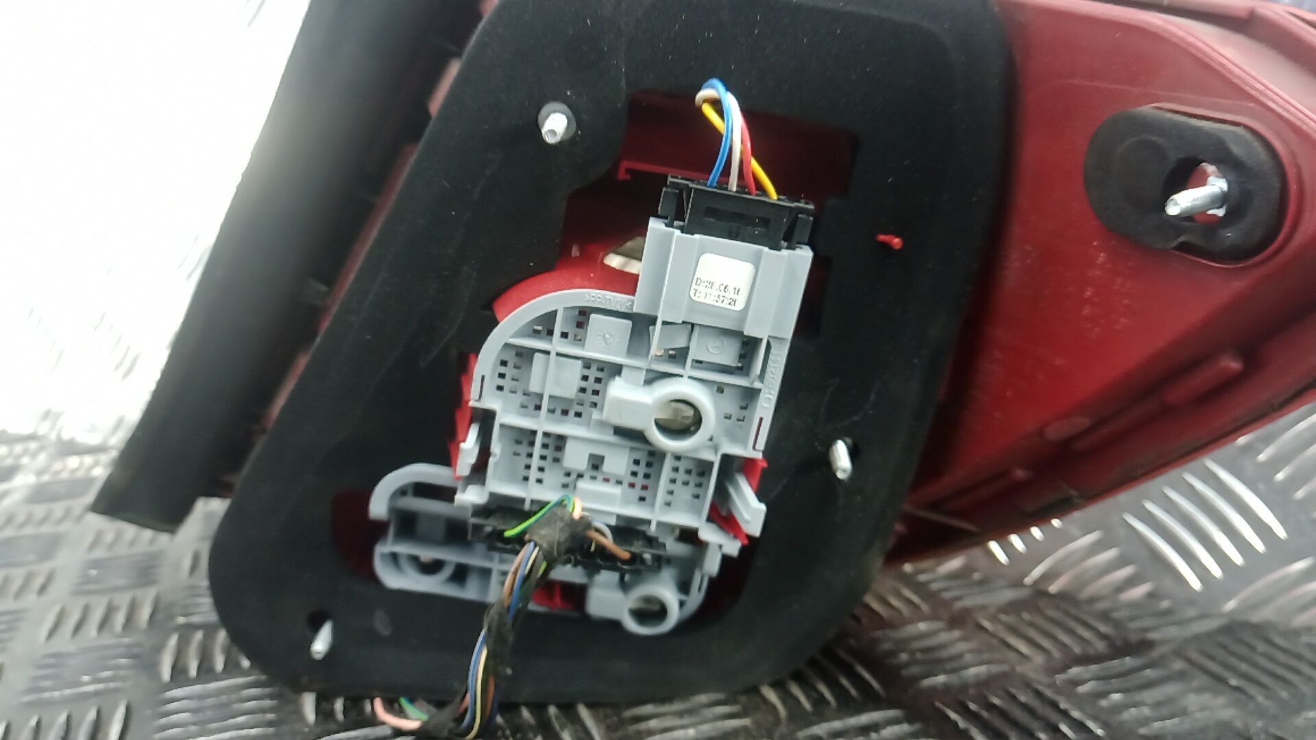 Фонарь задний левый