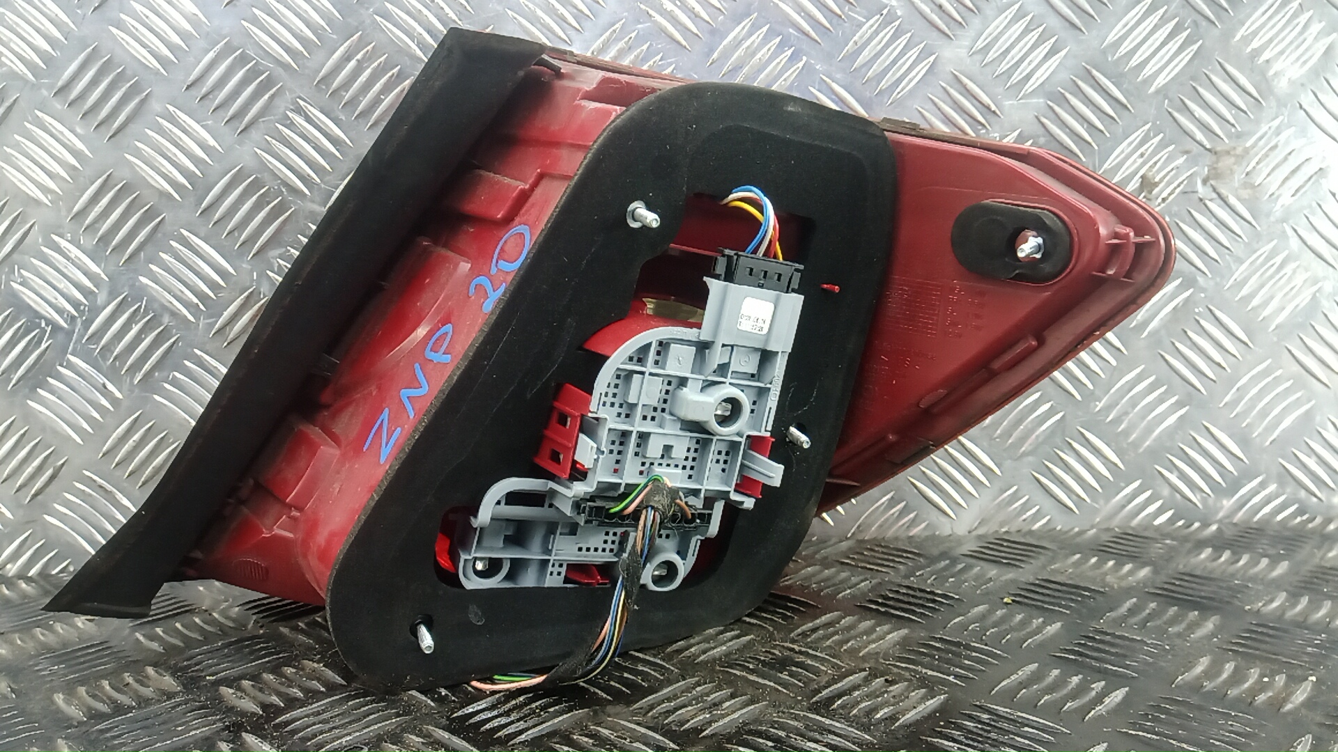 Фонарь задний левый