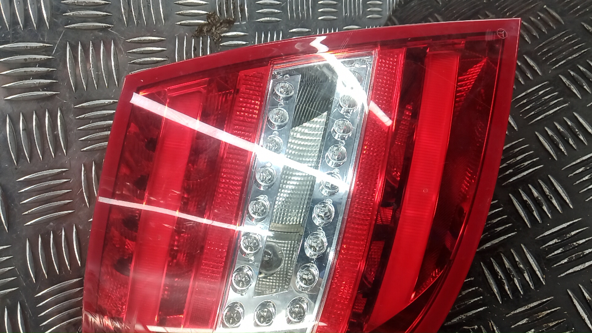 Фонарь задний левый