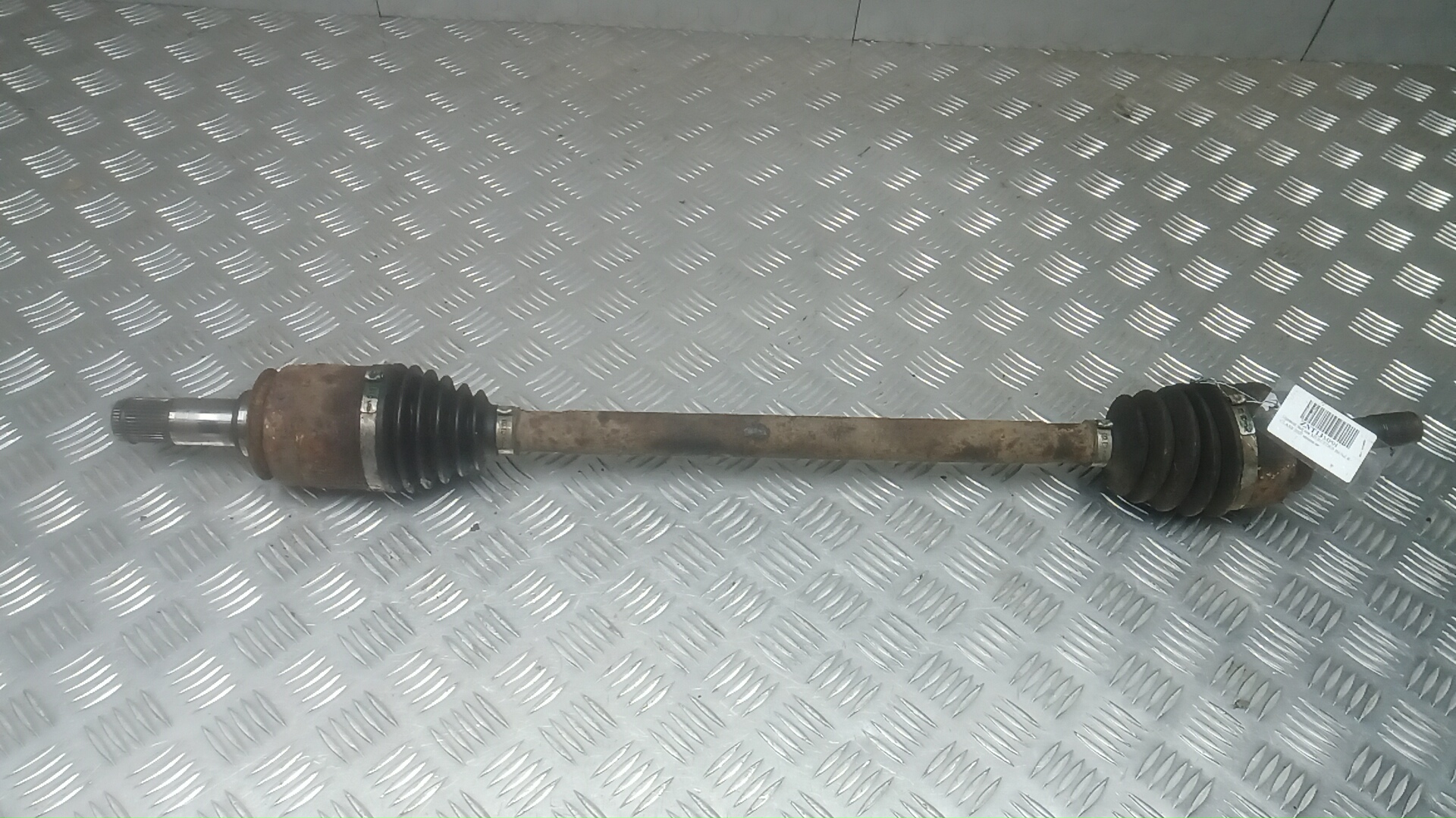 Полуось задняя левая