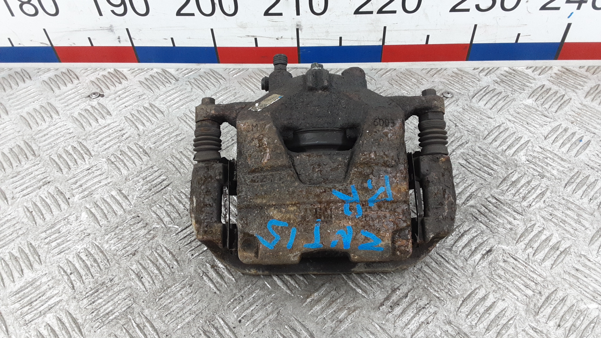 Суппорт передний правый