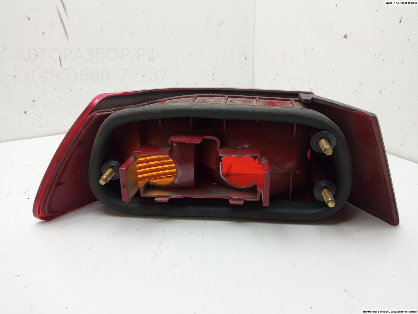 Фонарь задний правый