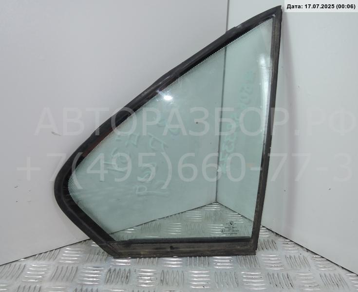 Стекло двери задней правой (форточка)