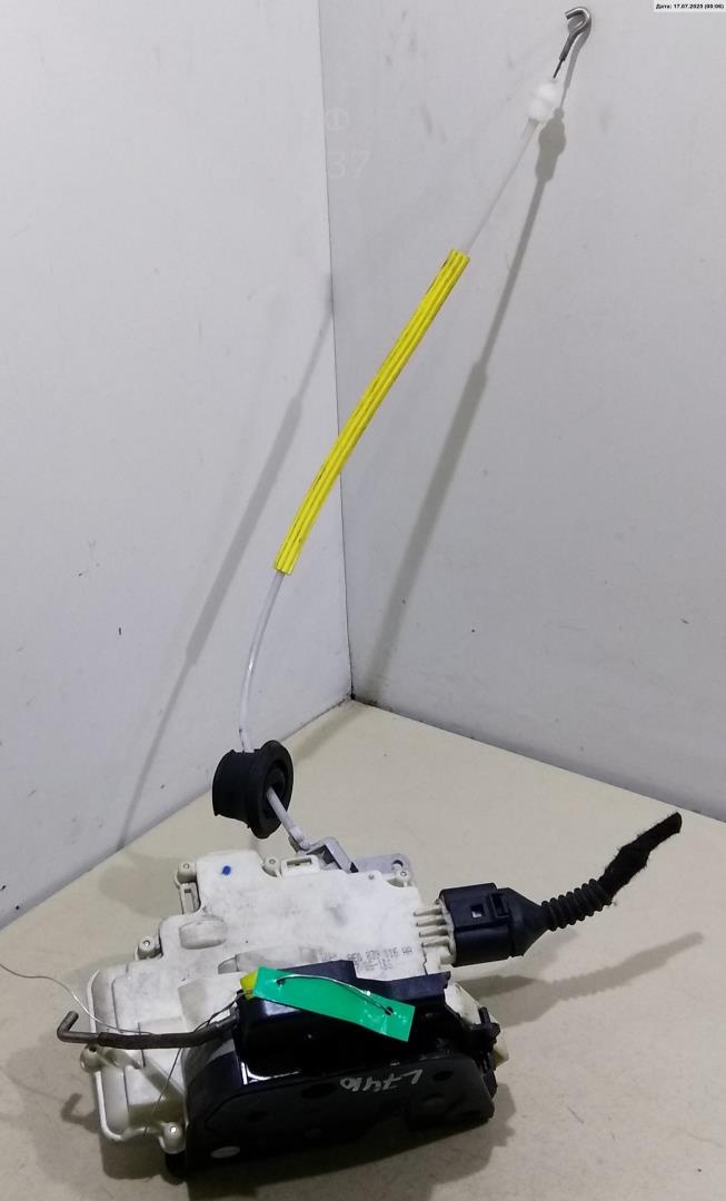 Замок двери задней правой