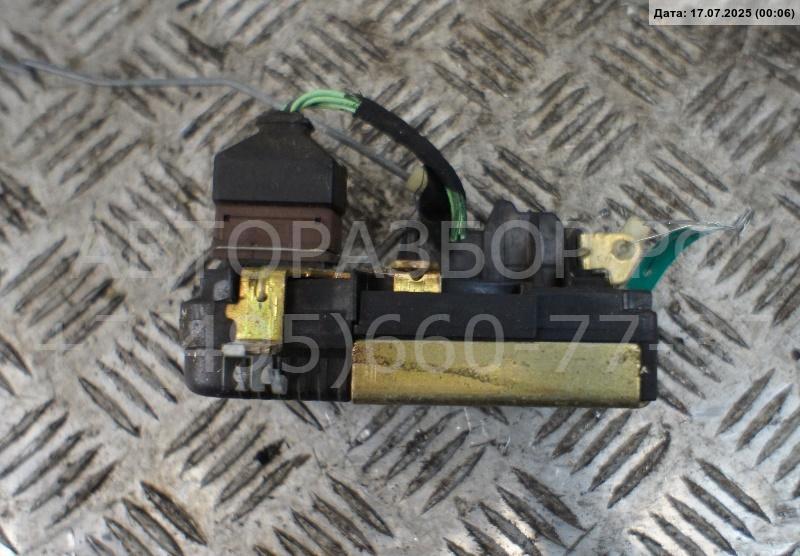 Замок двери передней правой