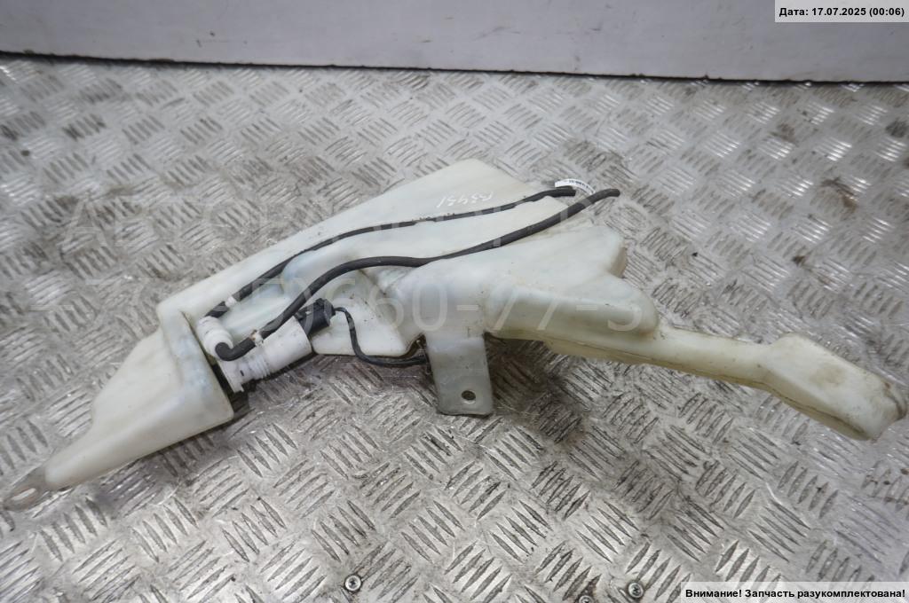 Бачок омывателя лобового стекла