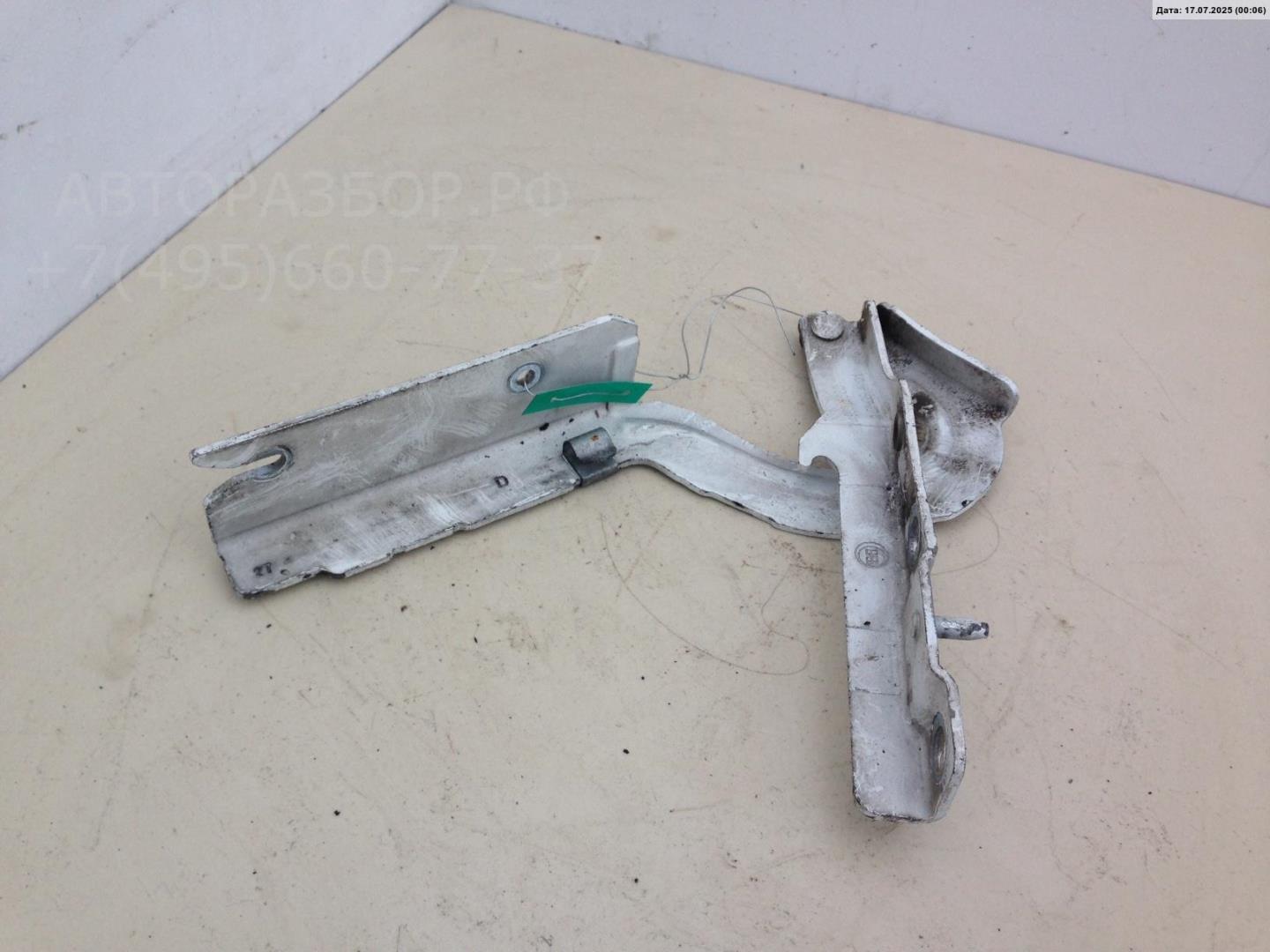 Петля капота левая