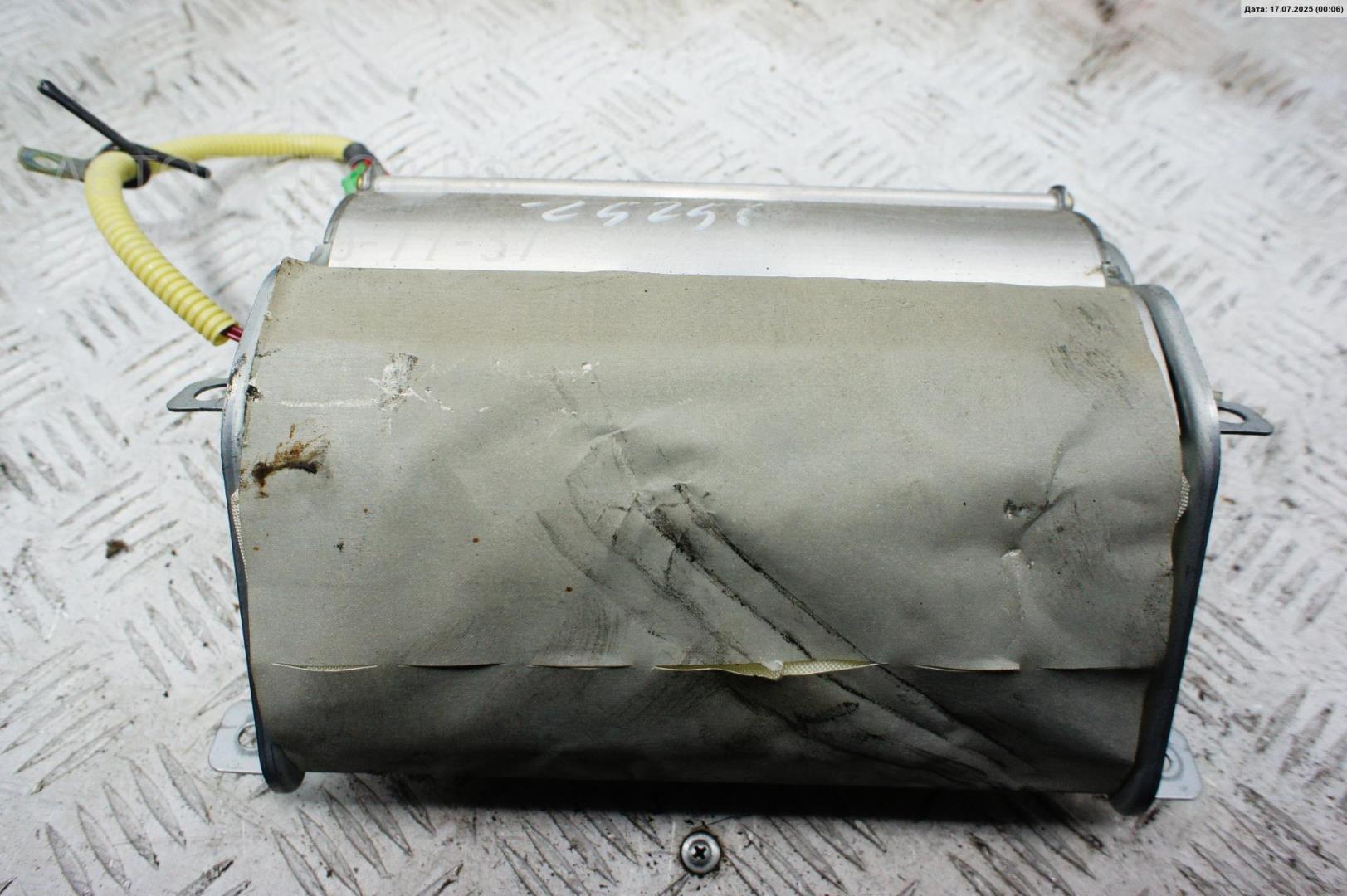 Подушка безопасности пассажирская (в торпедо)