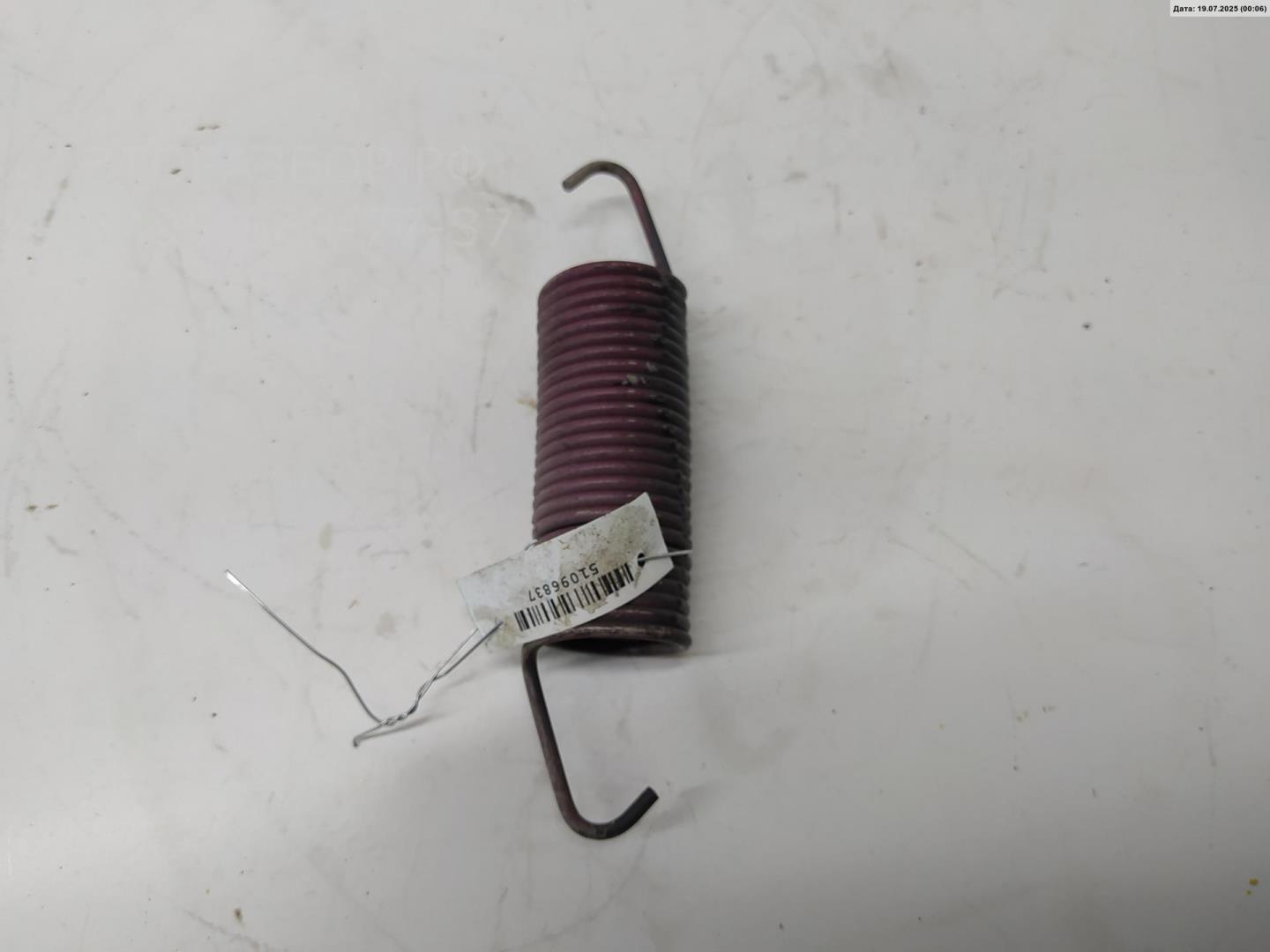 Пружина крышки багажника правая