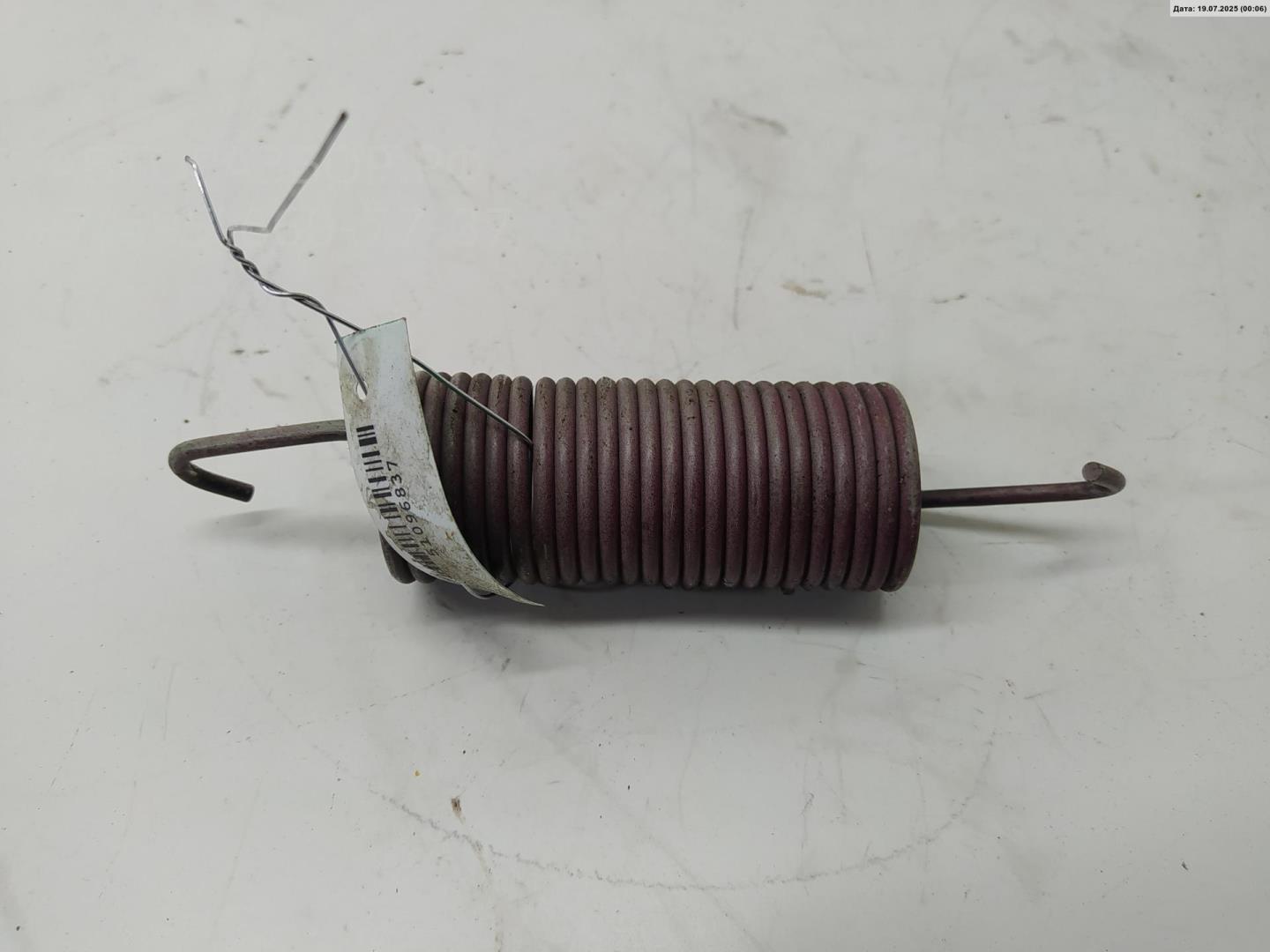 Пружина крышки багажника правая