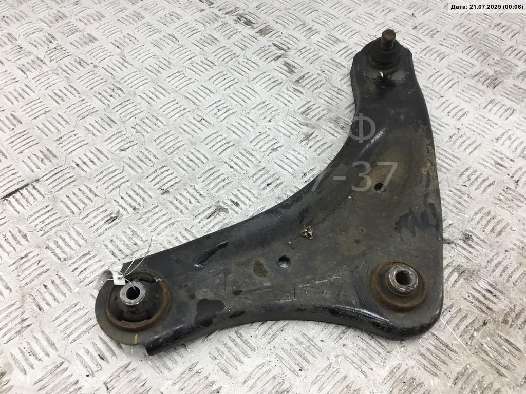 Рычаг передний левый