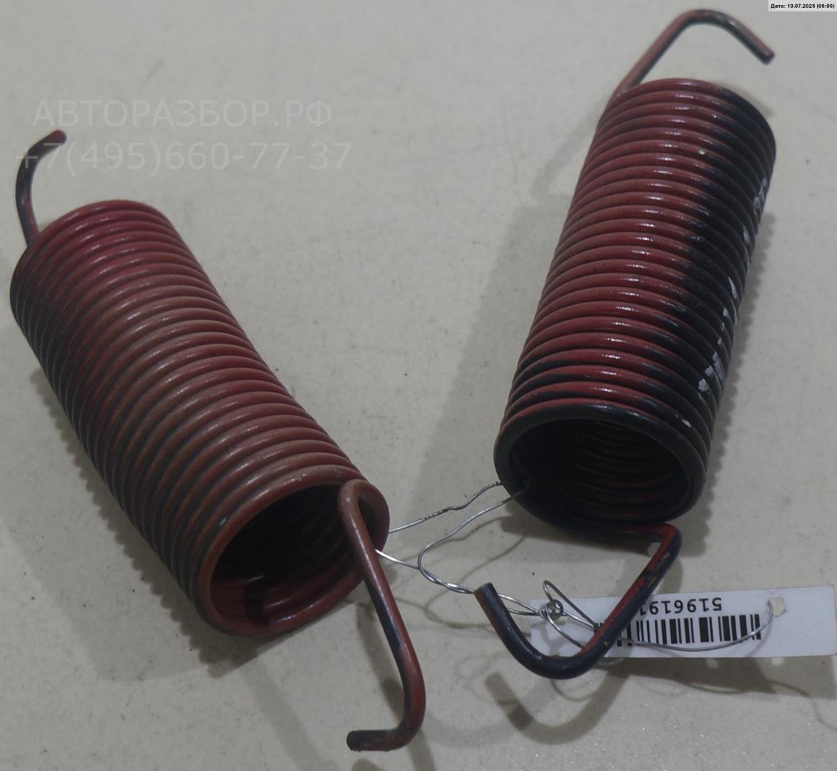 Пружина крышки багажника правая