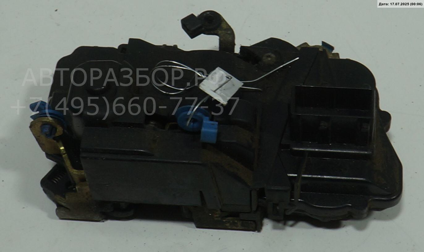 Замок двери передней правой