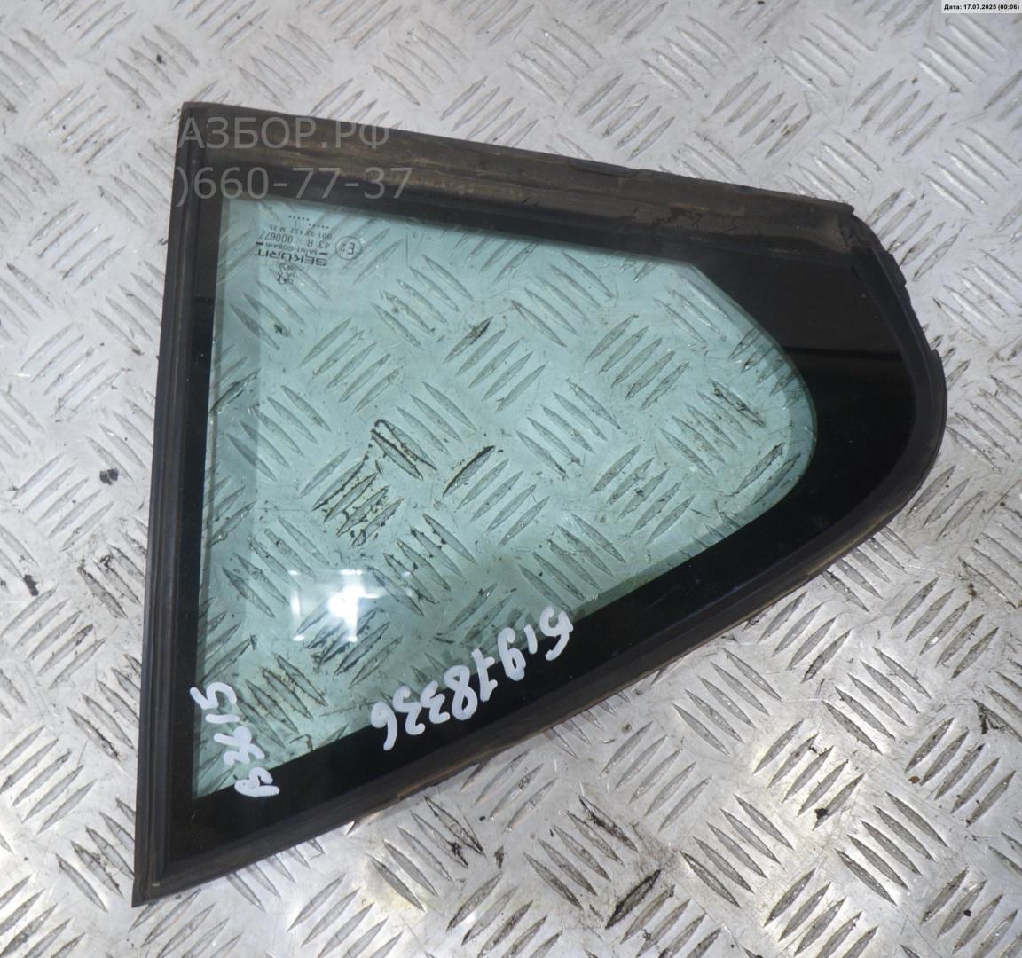 Стекло двери задней правой (форточка)
