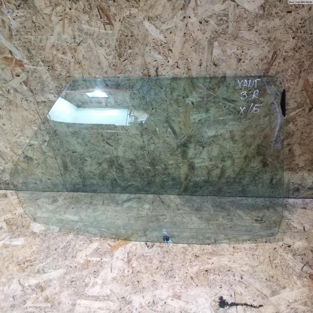 Стекло двери задней правой