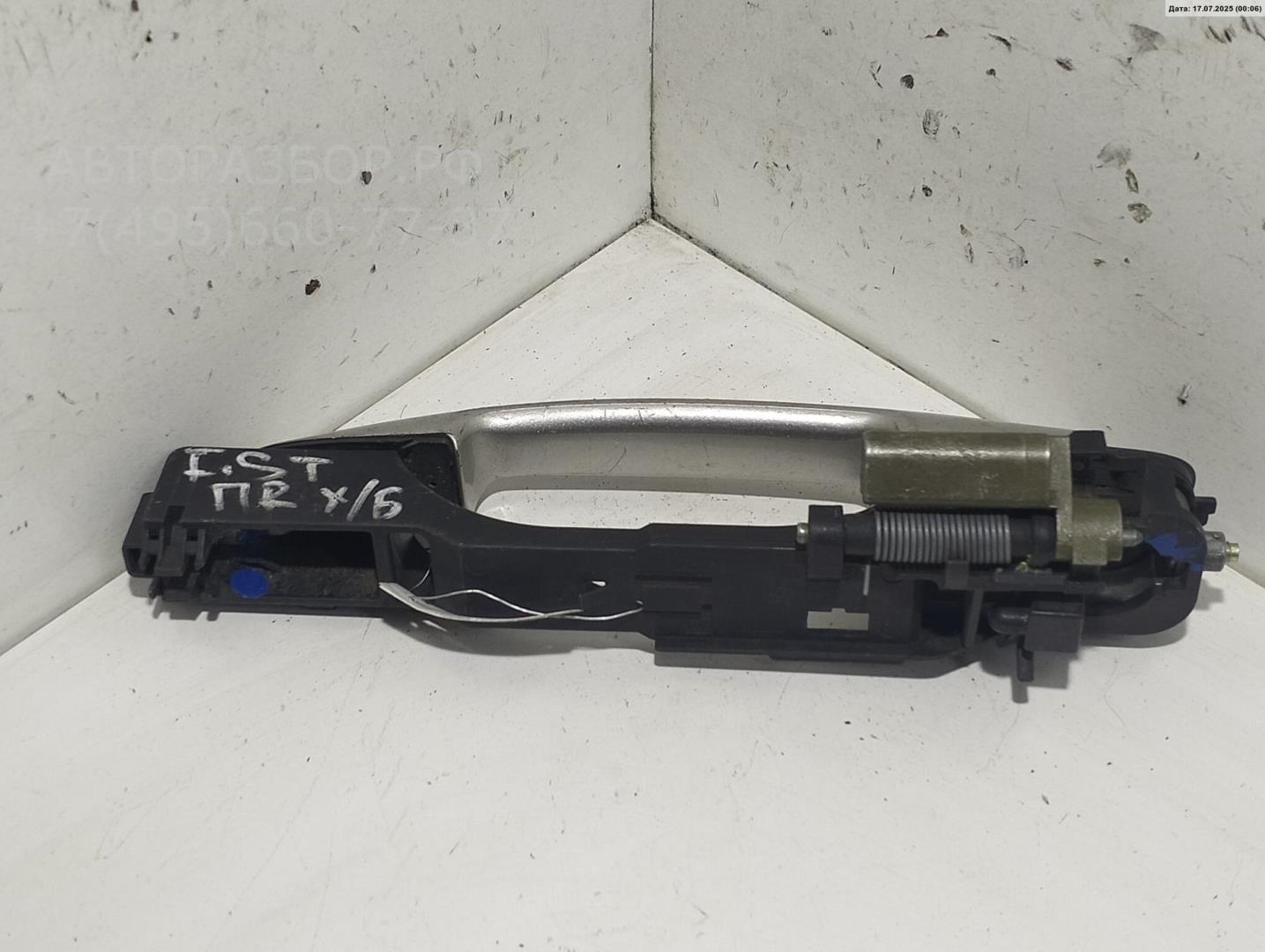 Ручка двери передней наружная правая