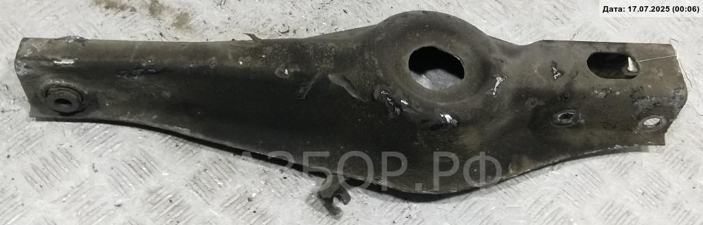 Рычаг задний правый