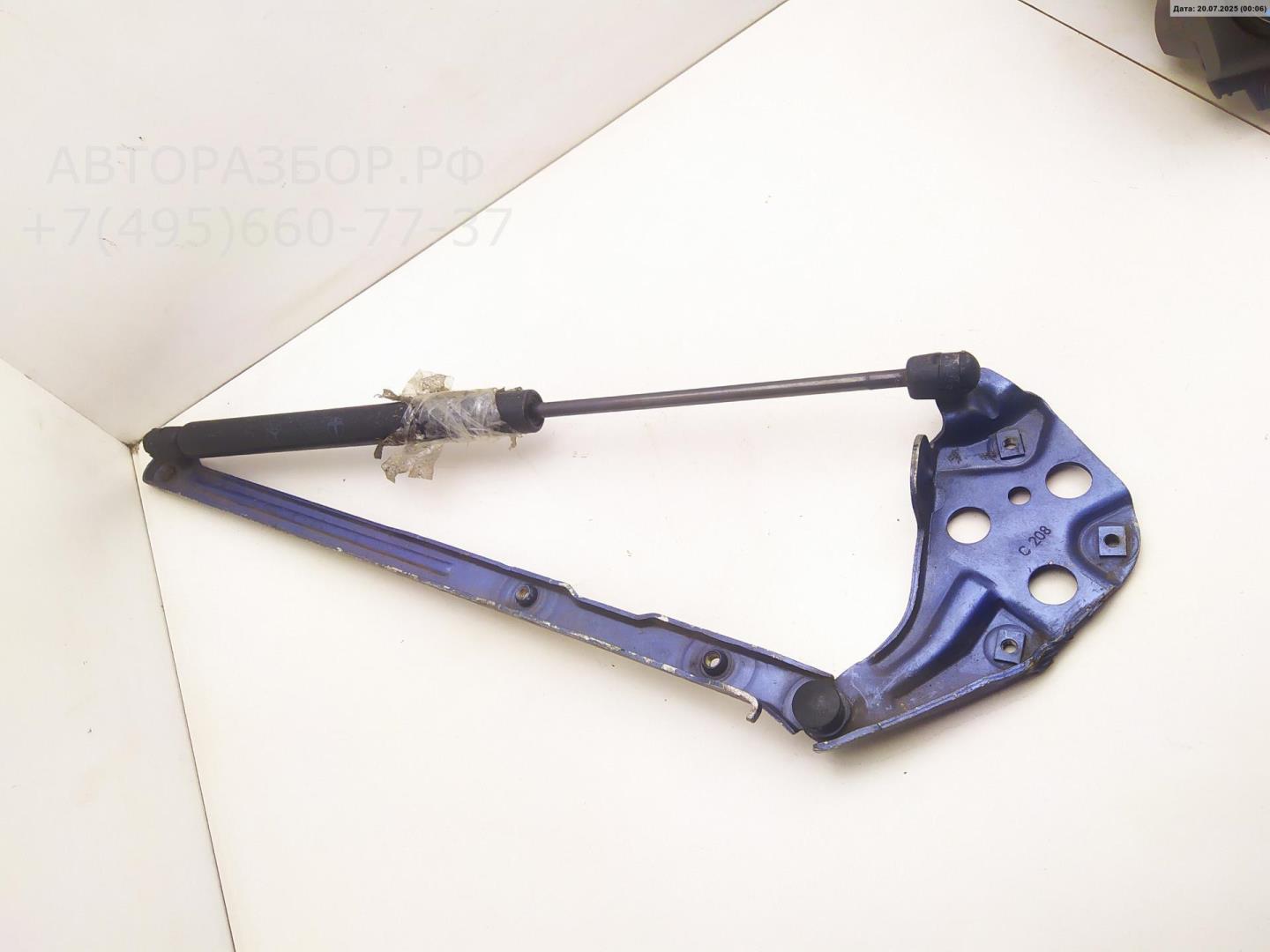 Петля капота левая