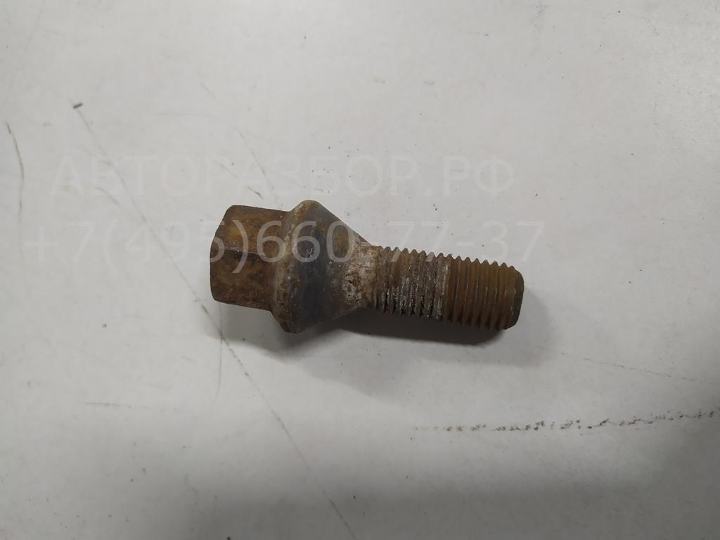 Болт колесный