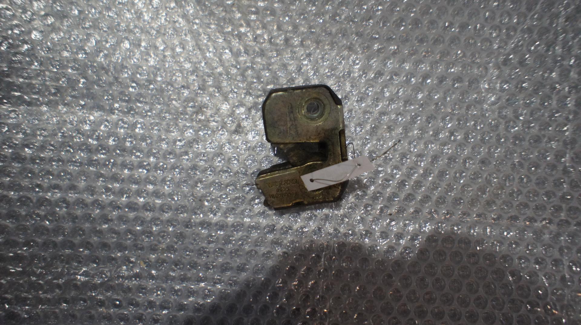 Замок двери передней правой
