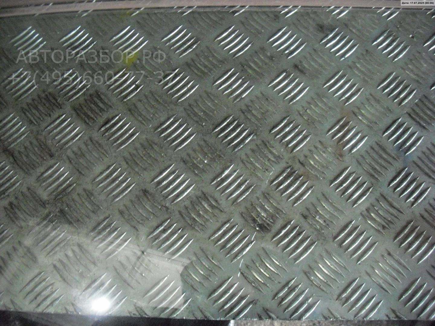 Стекло двери задней левой