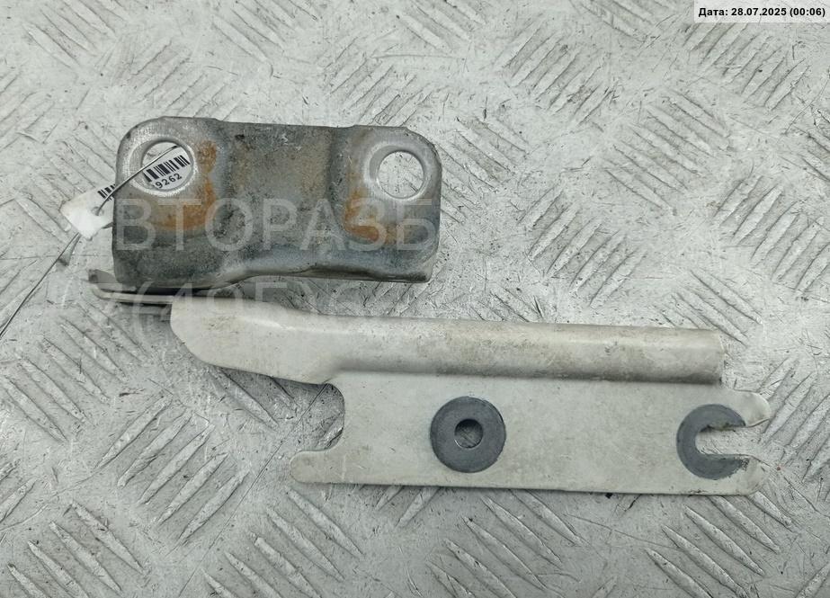 Петля капота правая