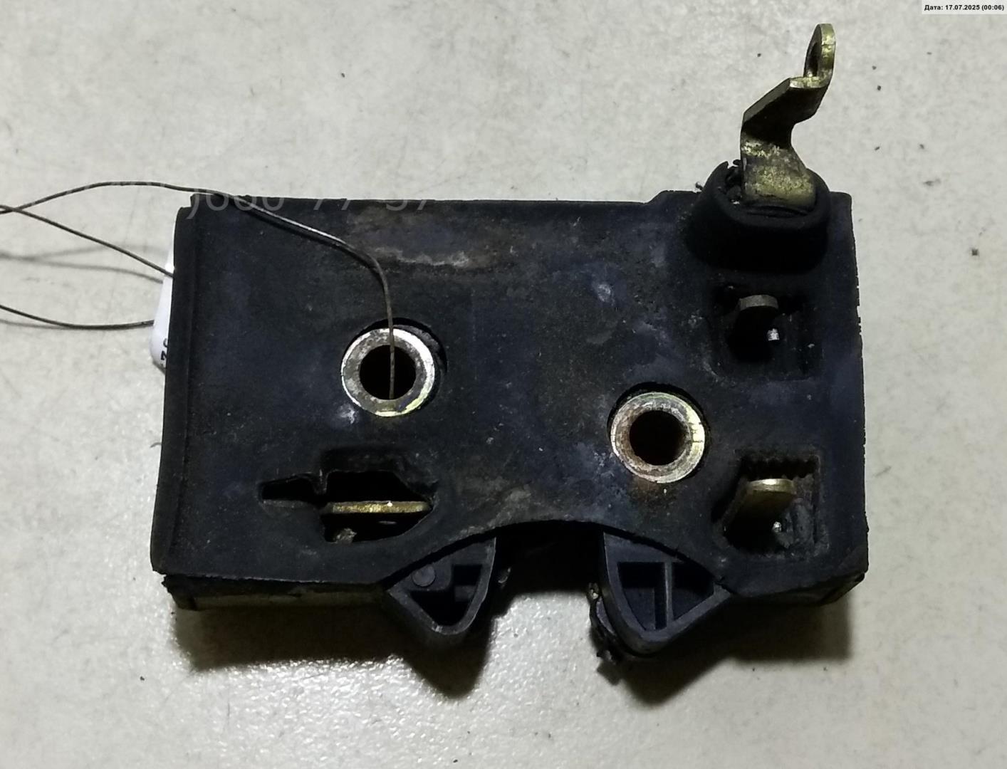 Замок двери передней правой