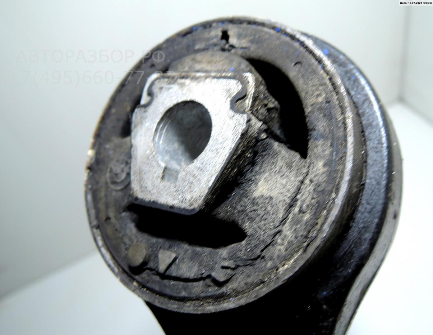 Рычаг передний левый