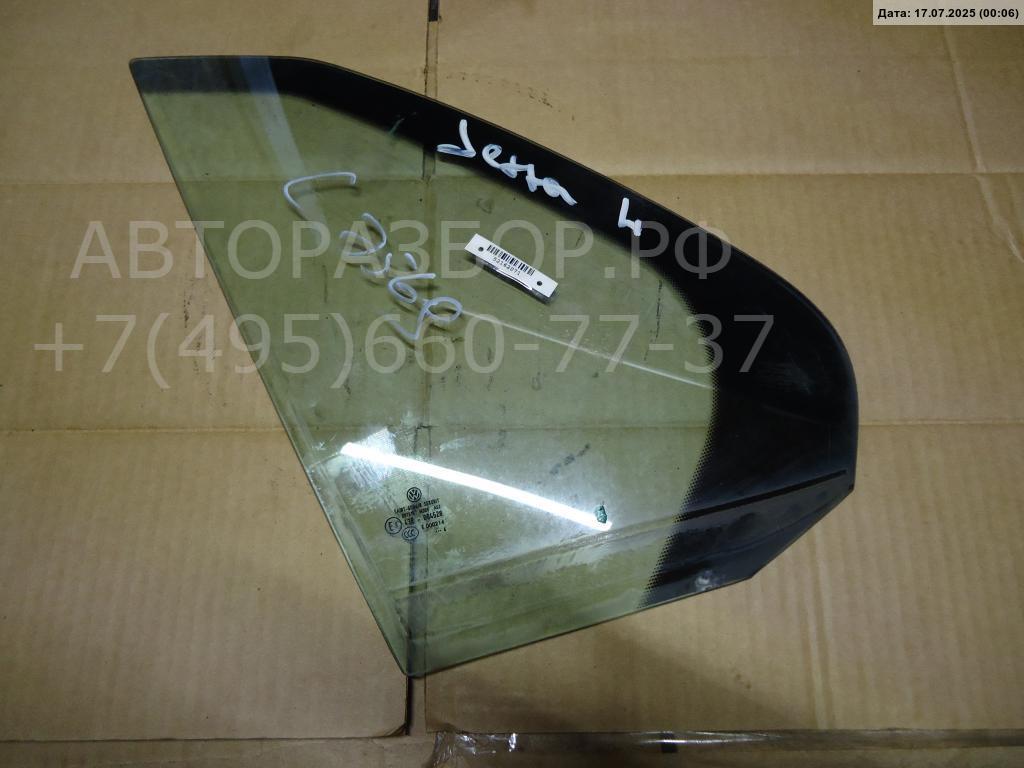 Стекло двери задней левой (форточка)