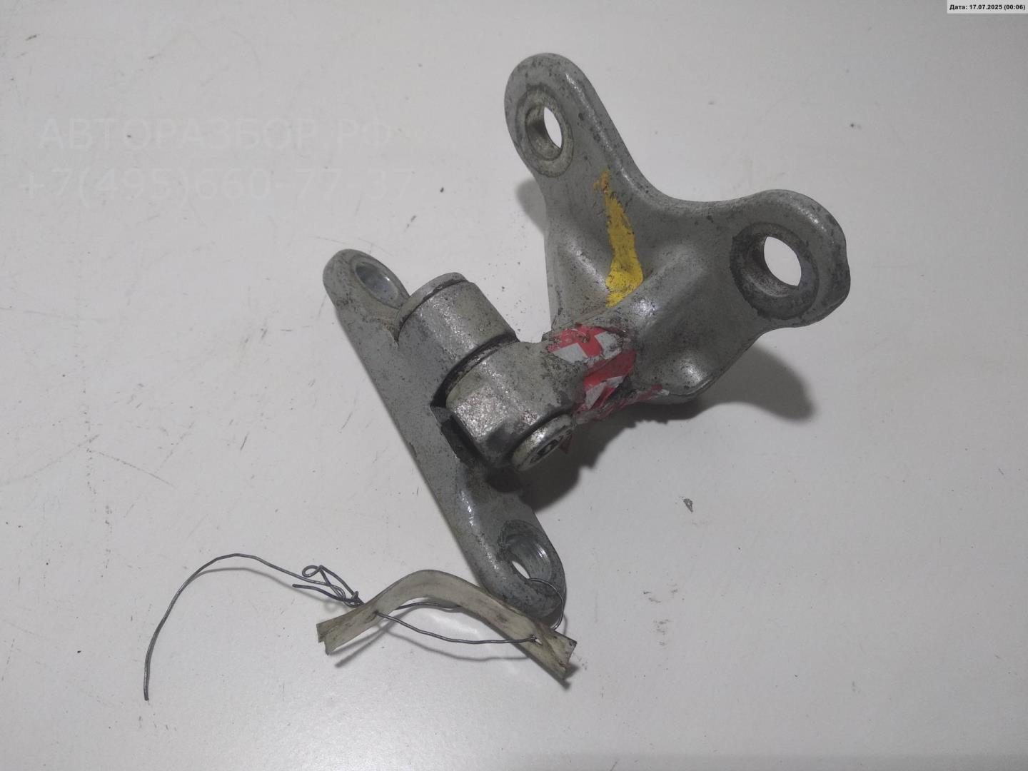 Петля двери