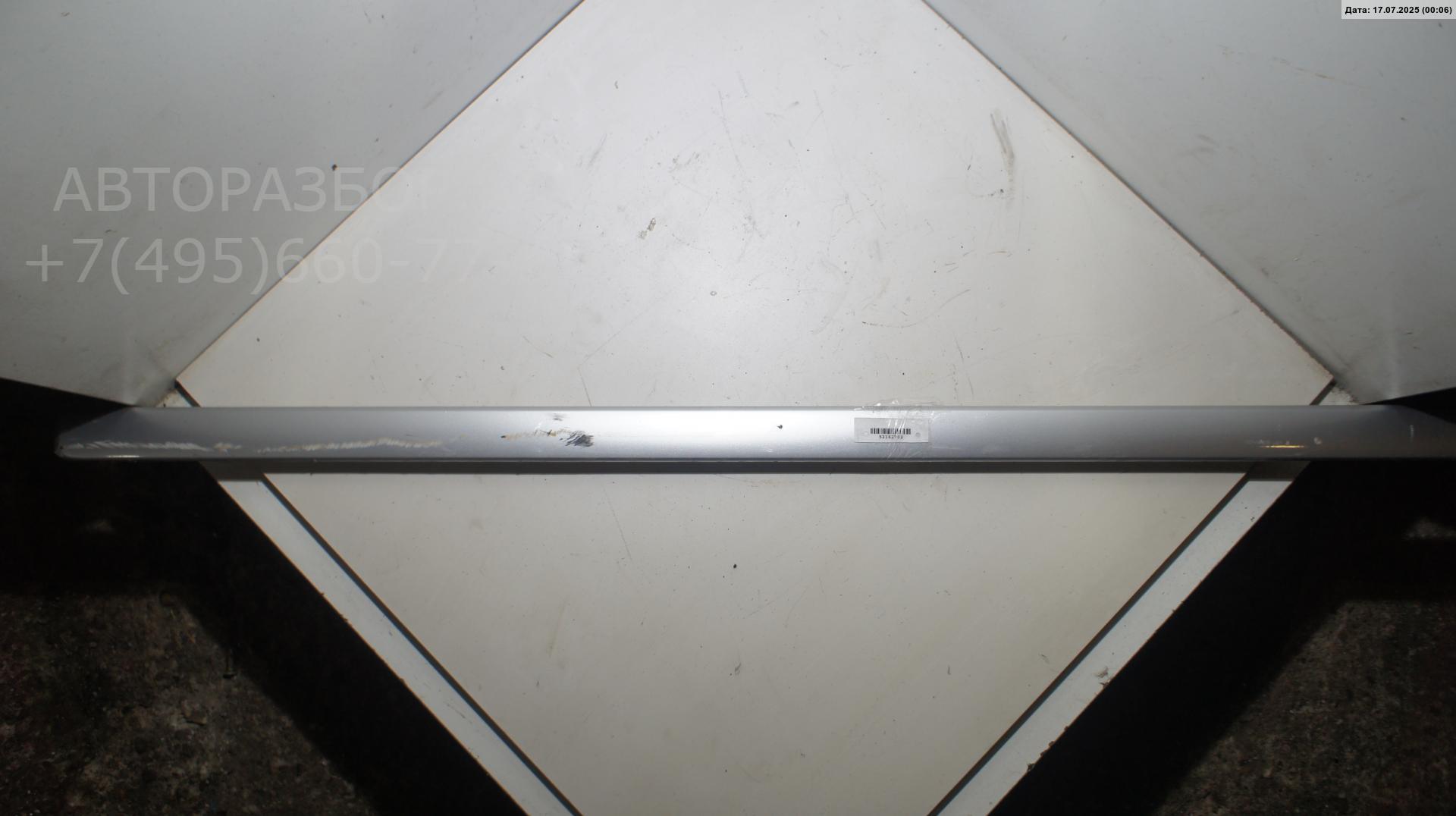 Молдинг двери передней левой