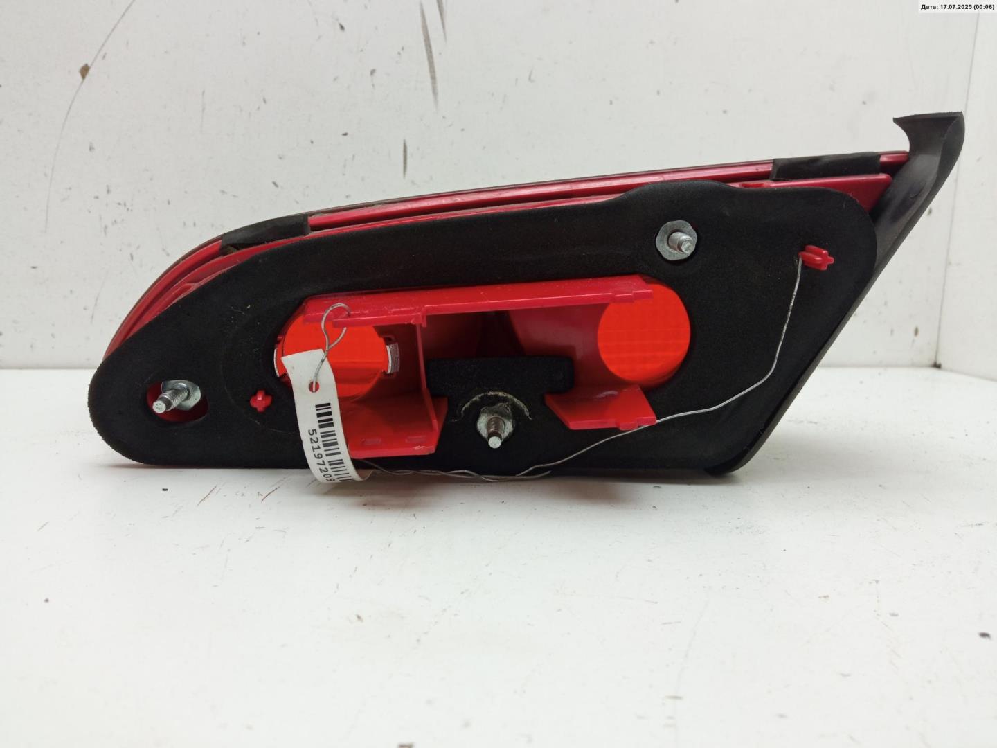 Фонарь задний внутренний левый