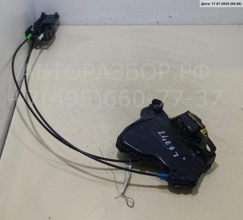 Замок двери передней левой