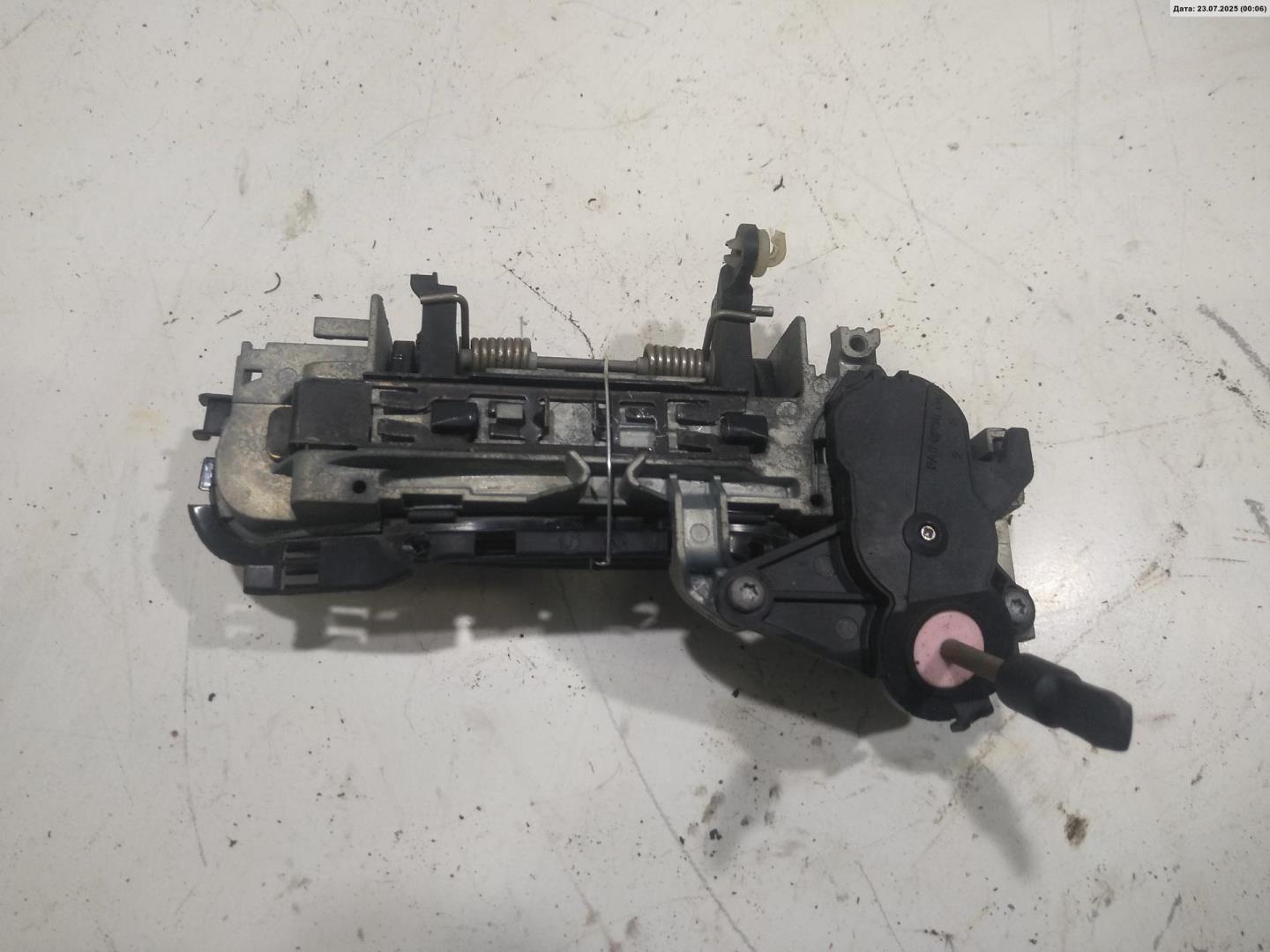 Ручка двери передней наружная правая