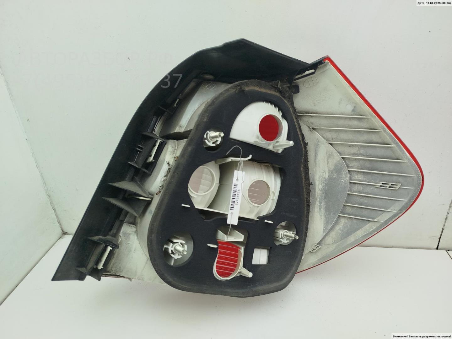 Фонарь задний левый