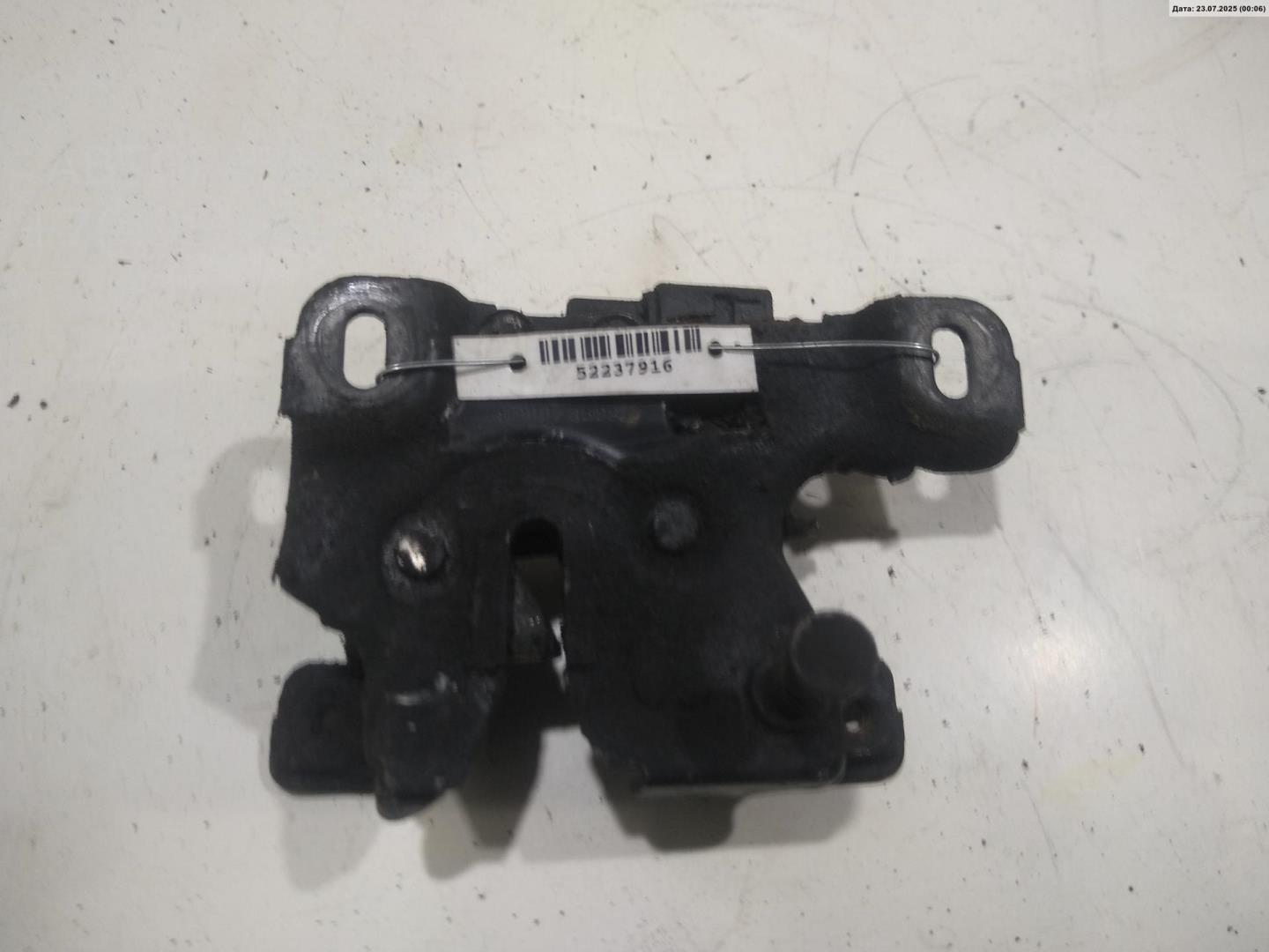 Замок капота