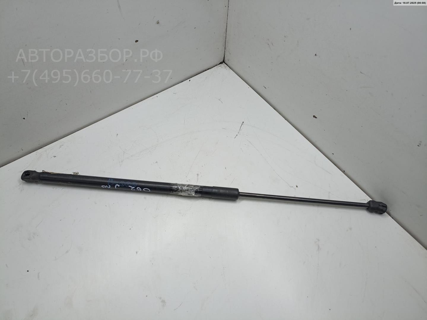 Амортизатор крышки багажника